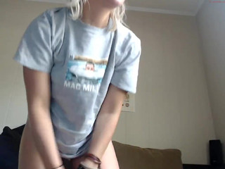 kipsy420 riding a toy