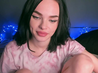 getting_high busty slut masturbates vagina