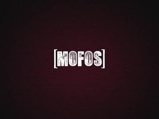 Lulu_Chu showed her tits