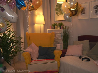 lovely_tammy_ plump bitch massages nipples