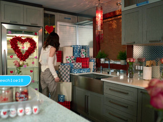 newchloe18 sexy chick masturbates shaved pussy