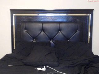 dallasohmy skinny beauty pulls pussy