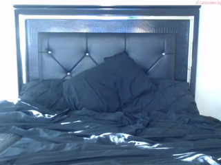 dallasohmy luxurious slut recklessly pulls pussy