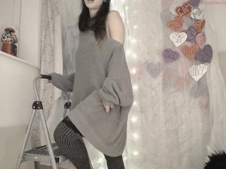 mightyemelia gorgeous chick caresses shaved cunt