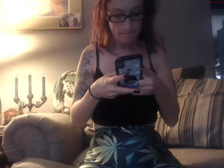 liljbby whore chica dances in underwear