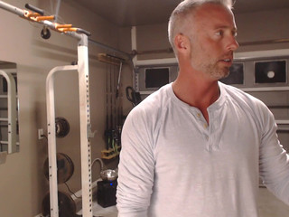 batmansuperhero beautiful slut plows pussy with phallus