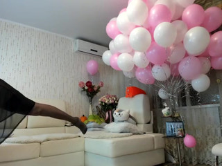 LoveCatsuit aka -_-_-_- rough squirt right in the camera