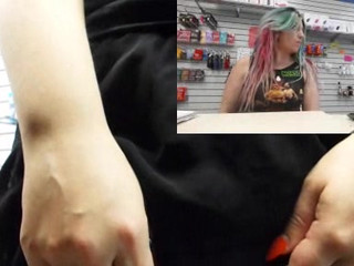 spookybunz attractive slut fucks anus