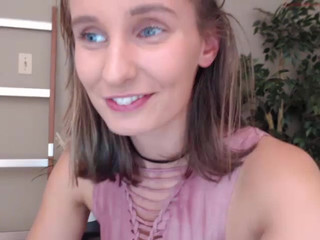 ella_xo gorgeous chick having fun with phallus