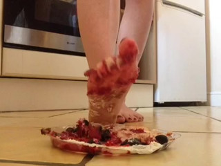 Brook Logan  manyvids mature masturbates in front of webcam