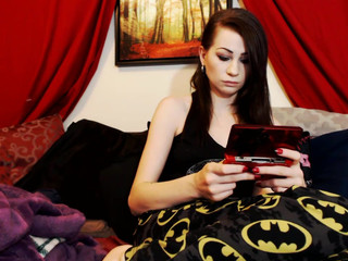 MissMoonMoon  manyvids slut shows vagina close up