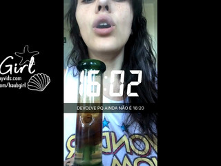 Haubgirl manyvids elegant hottie caresses the cap and shows the chest