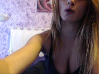 moanavoglia manyvids gorgeous kraal caresses beautiful tits