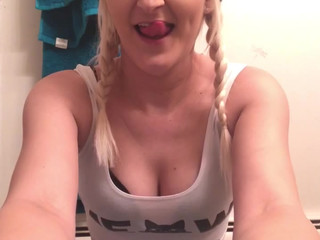 tabethamaryxxx manyvids demonstratively masturbating on cam