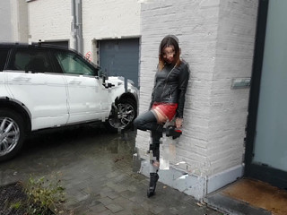 julieskyhigh manyvids gorgeous chick fucks pussy with phallus