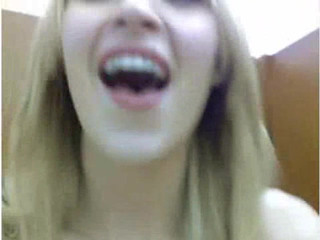 GingerBanks manyvids cute women lick nipples