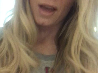 ashleighmck manyvids busty ruining caresses vagina