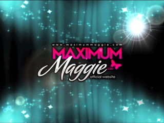 Maggie Green manyvids busty prostitute fucks pussy with phallus
