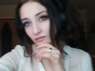 Petite x Kitten manyvids adorable chick pulls vagina