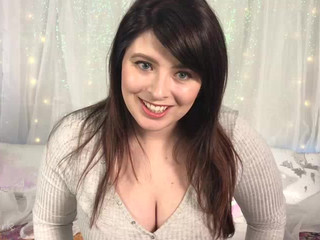 Bea York  manyvids naughty bitch pulls shaggy pussy