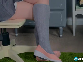 Tiggle Bitties  manyvids cute bitch shows off her gorgeous body