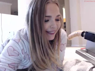 fetishpixie  manyvids redhead sweats stroking wet pussy