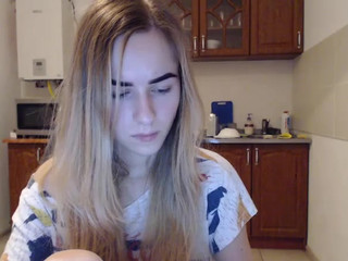 Molly_Mae teased by her gorgeous body