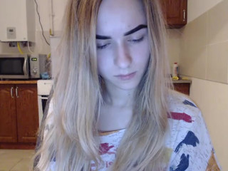 Molly_Mae whores are dancing in the kitchen