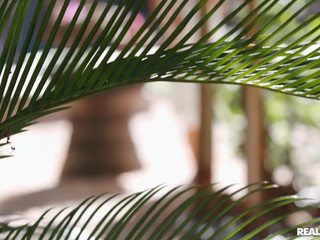 Indica thick mare fucks both holes