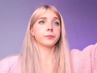 oh_honey_ petite chick fucks herself with toys