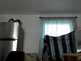 maeveminx arranges a vip show.