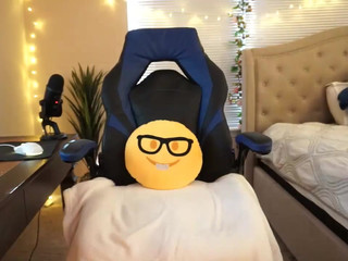 ashley_benson1 wonderful woman shows big tits