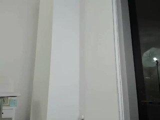 surecakes luxurious harlot masturbates cunt