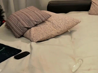 coverm expressive lady masturbates pussy