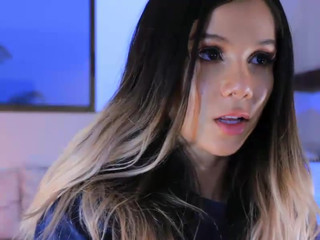 becca____ chubby trying to shove a dildo in the ass