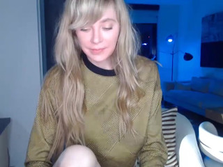 alexis sweet lady caresses rubber penis