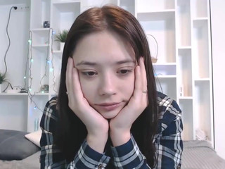 tifol cute doll doll masturbates pussy