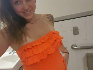 ShesLeah ManyVids quick cum escape at college