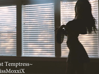 XMissMoxxiX ManyVids Tempest Temptress Strip Tease