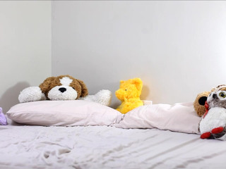 ChloeNight ManyVids frozen treat eating and squirting