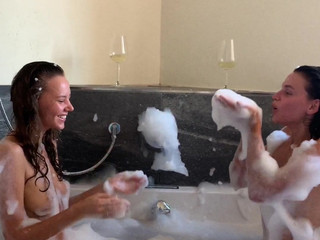 Angelsetfree hottie masturbates shaved cunt