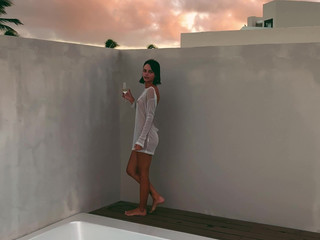 Angelsetfree seductive and hot beauty pulls vagina