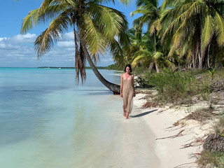 Angelsetfree Sultry brunette