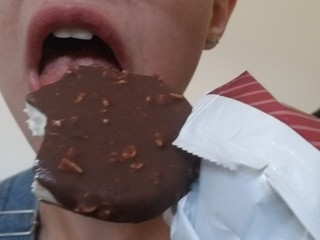 queensmoke busty fat lady masturbates cunt