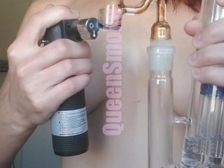 queensmoke blonde passion fingering both holes