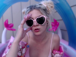 Bambie Doll  lush harlot jerks off a broken vagina