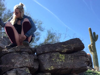 littlemisskitty91 manyvids sexy housewife gets fucked in the kitchen