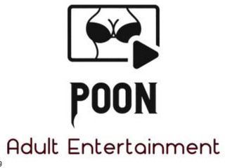 misspoon69 showed pussy on the street