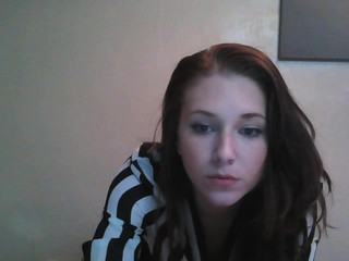 lounatic skinny girl posing nude