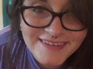 jewliesparxx blonde slut caresses shaved cunt